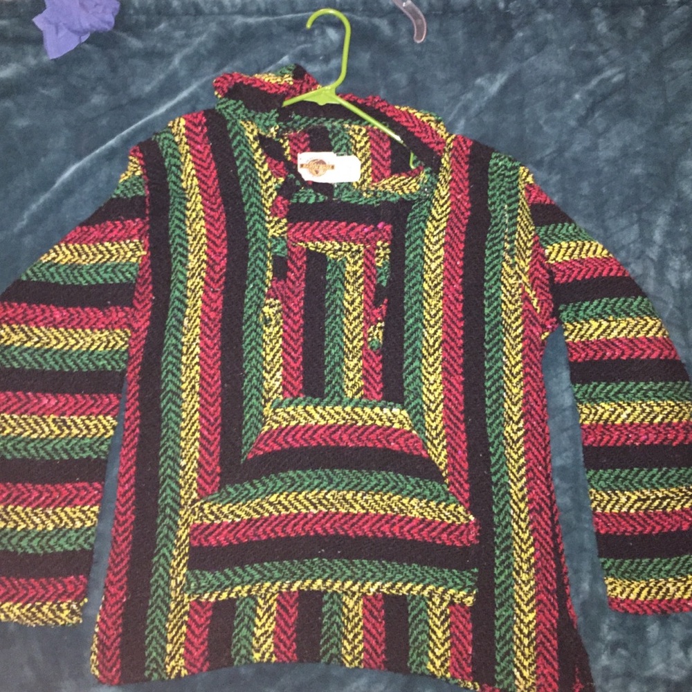 Drug rug/warm polyester pullover with hood