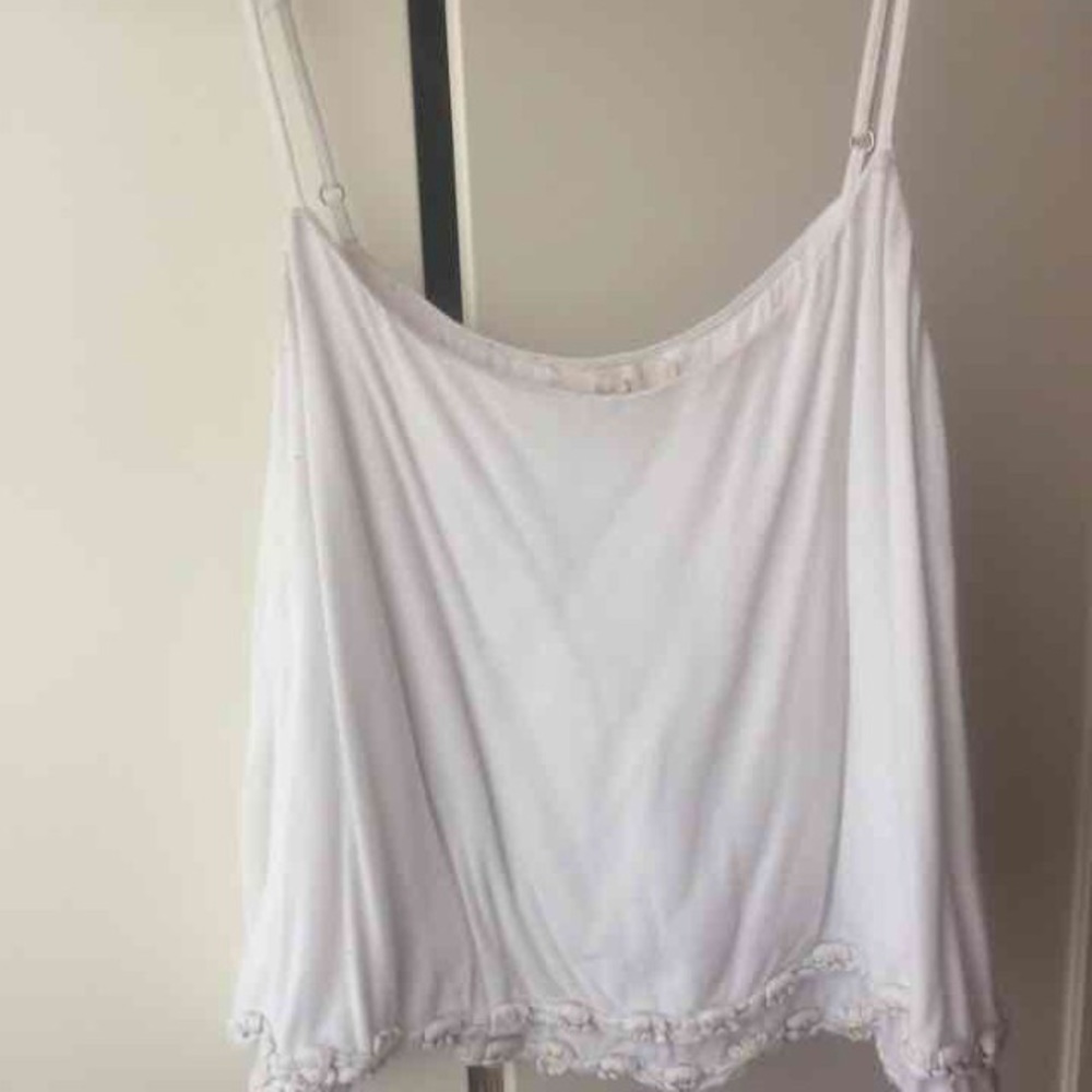 e+m white sunflower cropped tank top