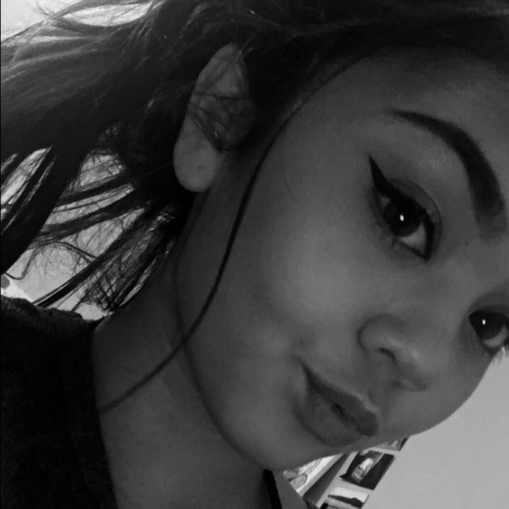 Meet your Posher, Anayla