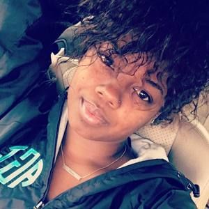 Meet your Posher, Alexis