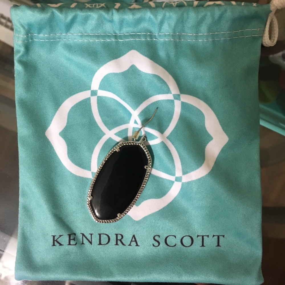 Single Black Danielle Earring