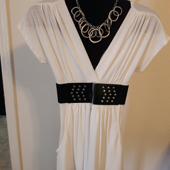 Tops - HOST PICK..💕White Belted Tunic