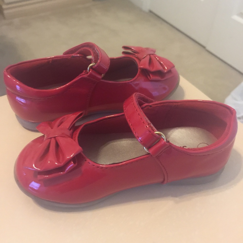 Toddler red patent dressy shoes!