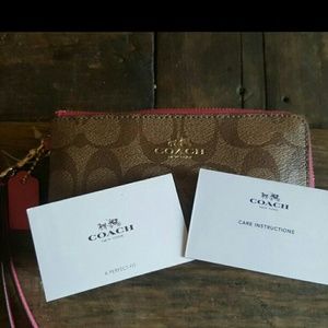 Coach SIG PVC DBL CR ZP Clutch Wallet