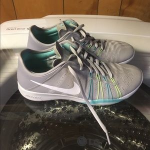 Nike free tr6 shoe size 7.5