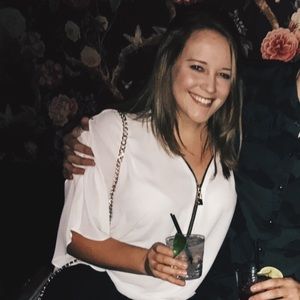 Meet your Posher, Rebecca