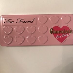 Two faced Chocolate bon bon pallet
