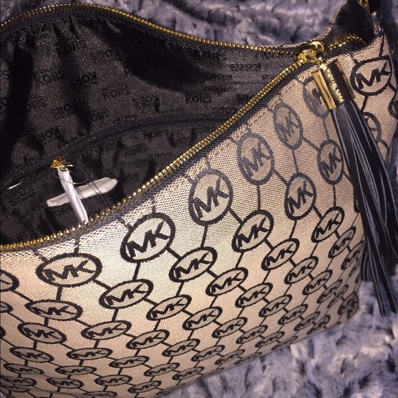 MICHAEL KORS HANDBAG - Picture 4 of 4