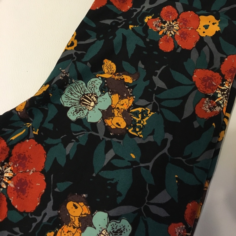 TROPICAL🌺🍃🌻💐🌸 LuLaRoe TC leggings. NEW