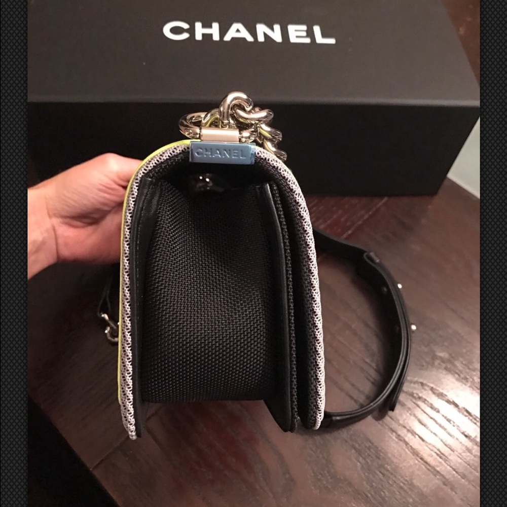 🖤✨CHANEL Black/Neon Mesh/Resin Small Le Boy✨🖤 - Picture 5 of 8