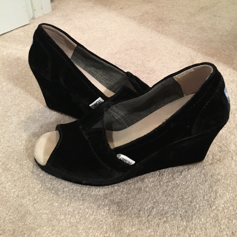 TOMS black velvet open toe wedge