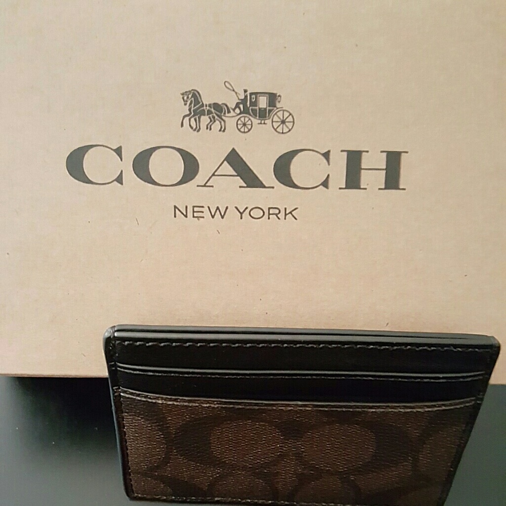 AUTHENTIC COACH WALLET