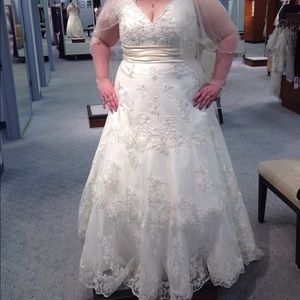 Wedding dress light ivory.