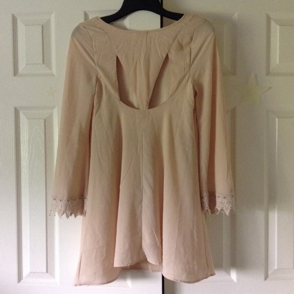 Iris Cream Shift Dress with Bell Sleeves & Crochet - Picture 3 of 4