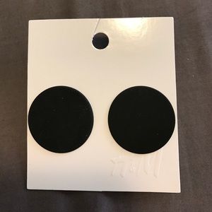 H&M black circle earrings