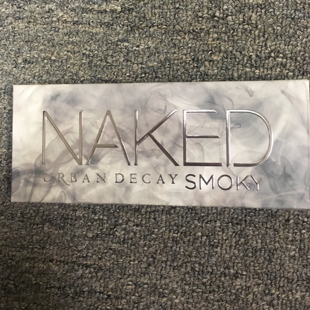 Urban Decay Naked Smokey Pallet