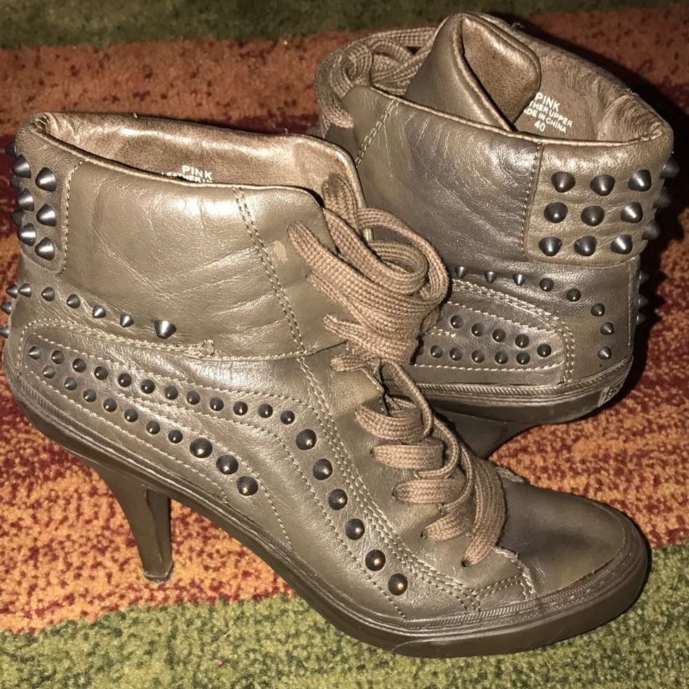 Ash Sneaker w/heels