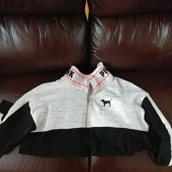SOLD!! VS PINK QUARTER ZIP IN NEW CONDITION! - Picture 2 of 6