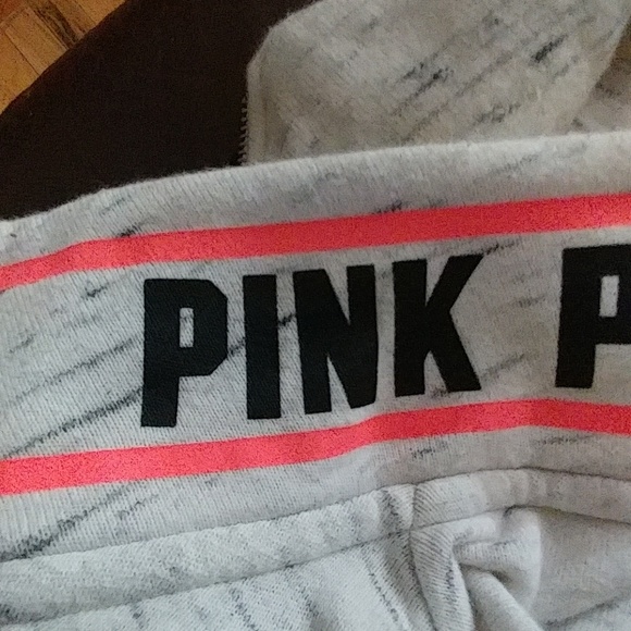 SOLD!! VS PINK QUARTER ZIP IN NEW CONDITION! - Picture 5 of 6