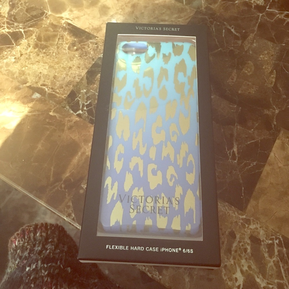 A Victoria's Secret Flexible Hard iPhone 6/6s Case