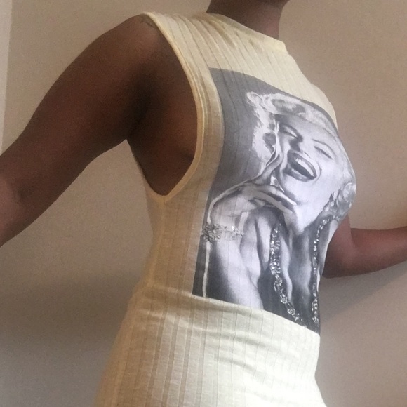 Marilyn Monroe Fitted Spring Dress - Picture 3 of 6