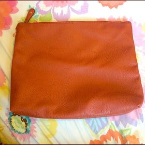 Slouchy vegan clutch