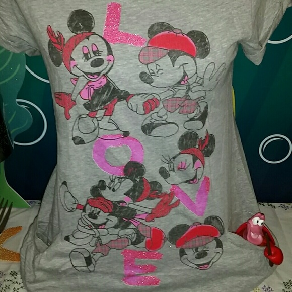 Disney Mickey and Minnie LOVE shirt w/ pockets - Picture 2 of 4