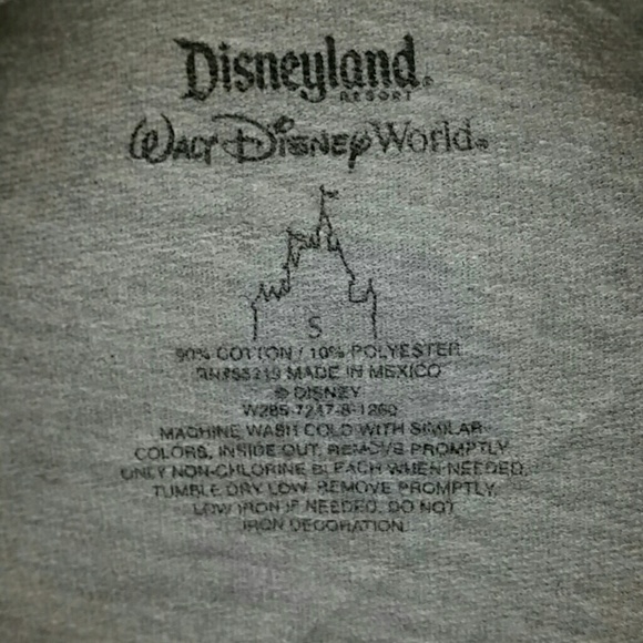 Disney Mickey and Minnie LOVE shirt w/ pockets - Picture 4 of 4