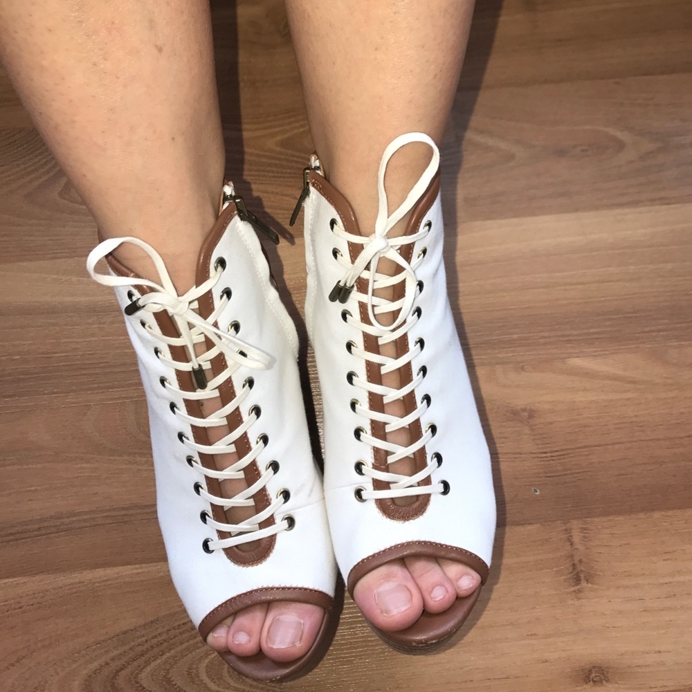 🥂🍹HP 🍾🥂Steven  Peep Toe Booties