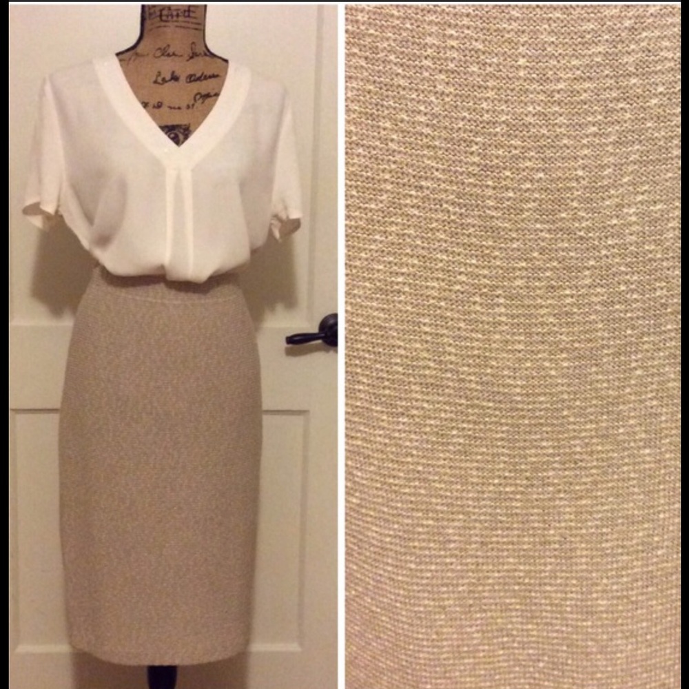 Beautiful khaki ST. JOHN skirt
