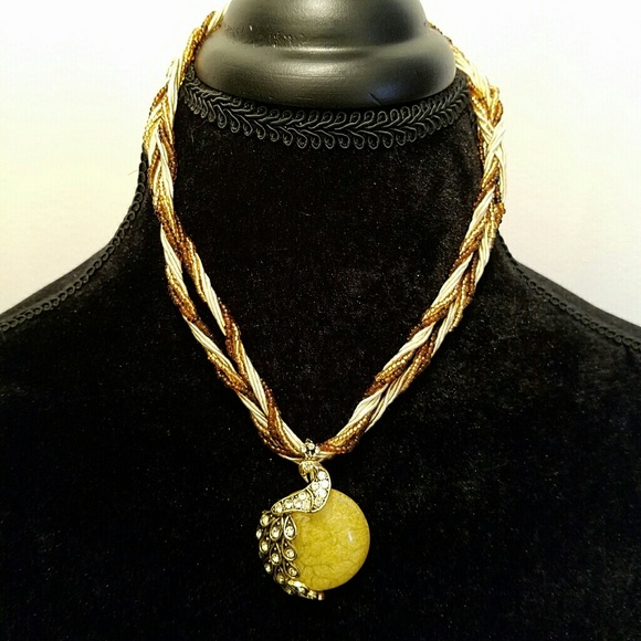 Pendant necklaces. - Picture 5 of 6