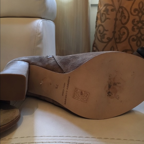 Nwob sigerson Morrison open toe booties size 7.5 - Picture 2 of 3