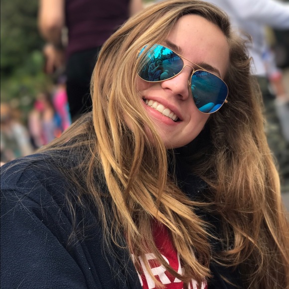 Meet your Posher, Zoe - Picture 1 of 1