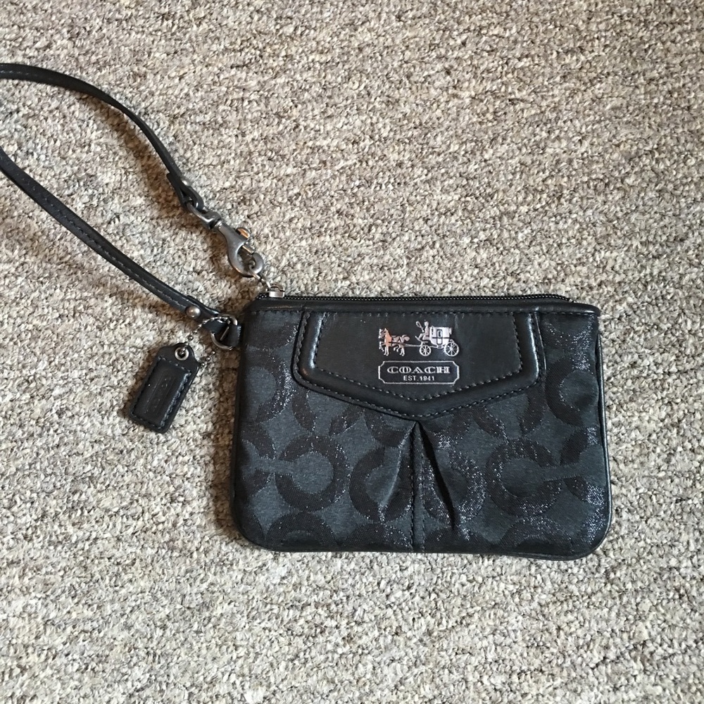 Coach wristlet-black