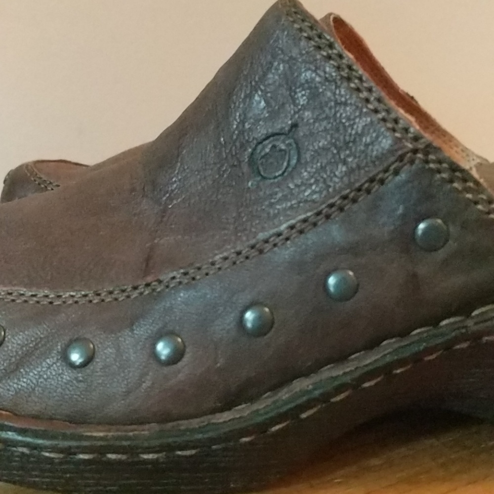 Born Clogs - Picture 2 of 6