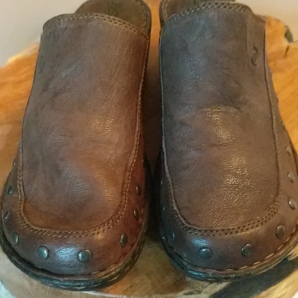 Born Clogs - Picture 3 of 6