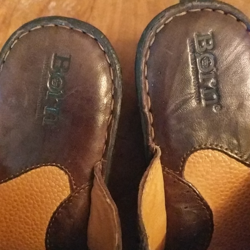 Born Clogs - Picture 4 of 6