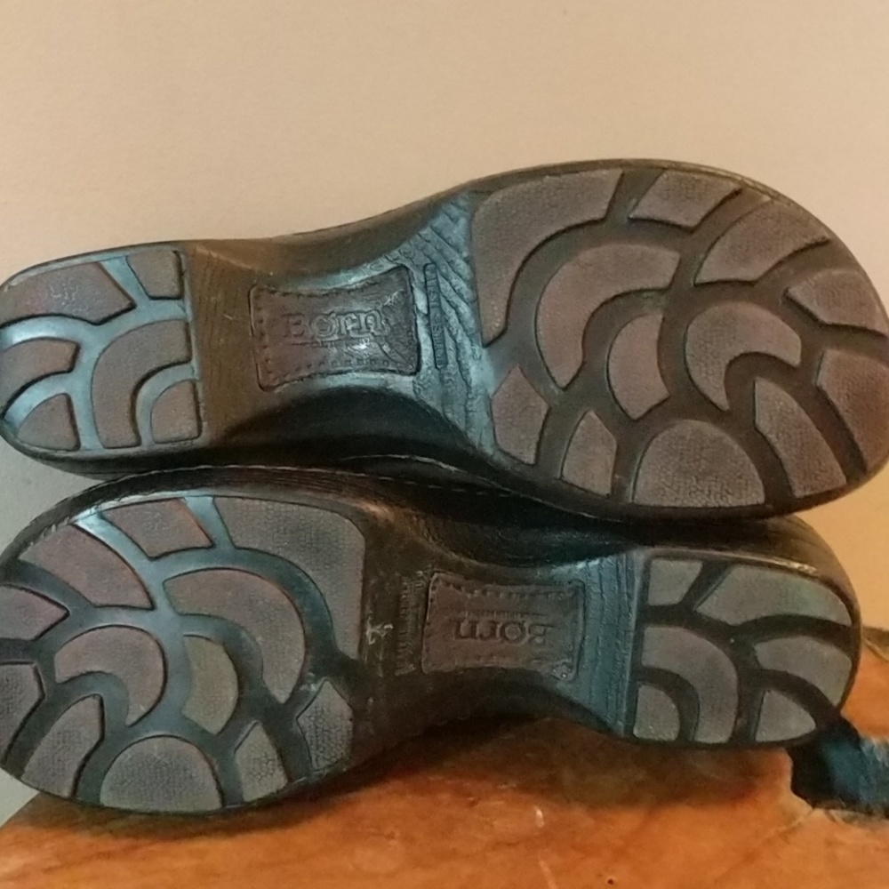 Born Clogs - Picture 5 of 6