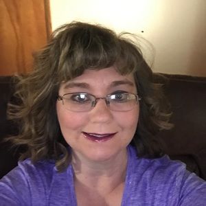 Meet your Posher, Carrie