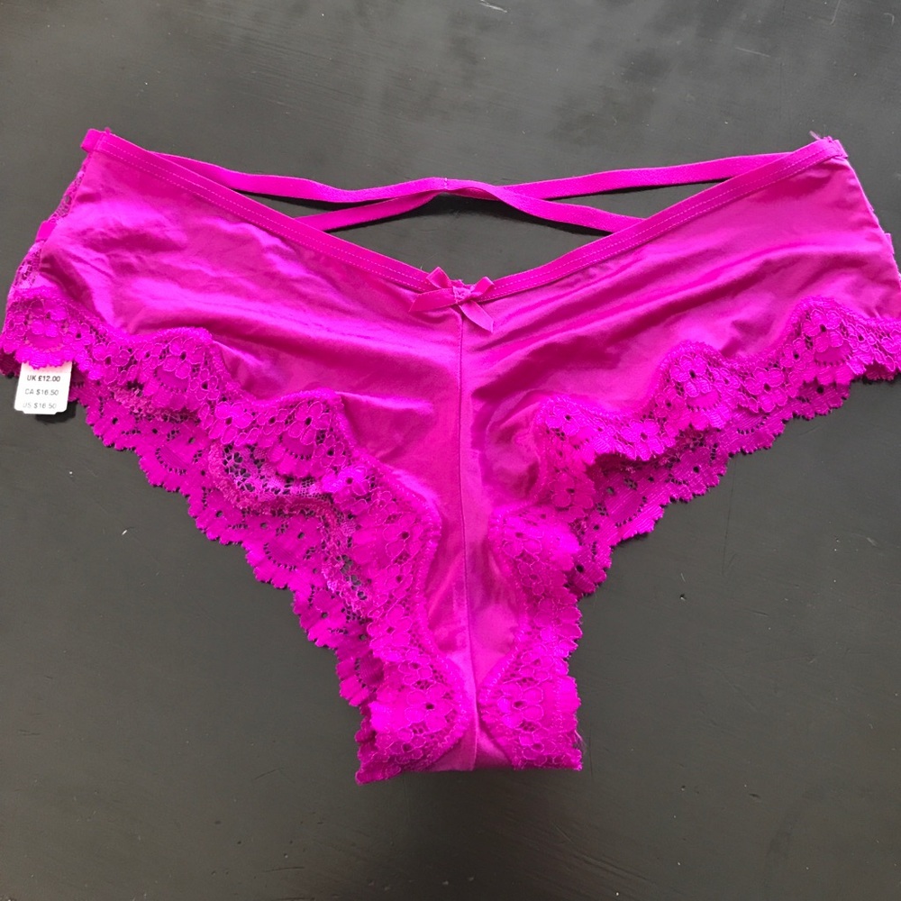Victoria's Secret cheeky panty NWT size small