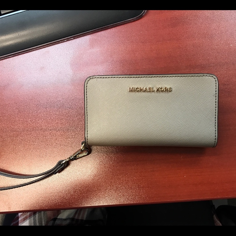 Michael Kors wristlet