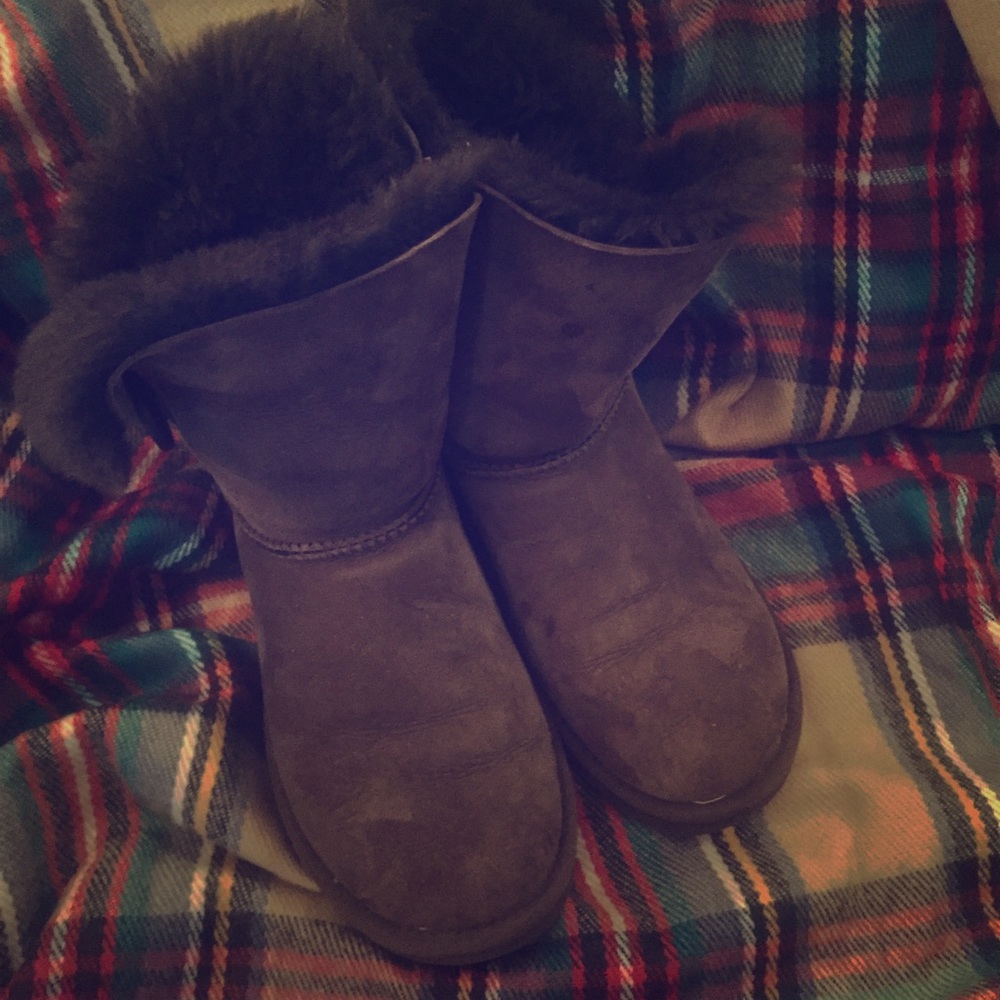 Like new Uggs. Size 6. Brown with fur at top.
