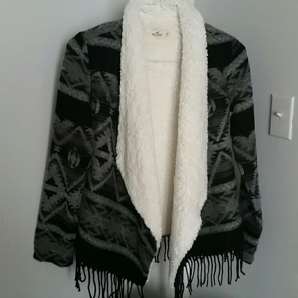 Hollister tribal pattern sherpa cardigan w/ fringe