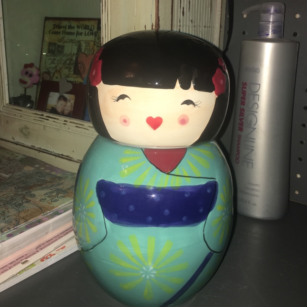 A cookie jar or penny bank