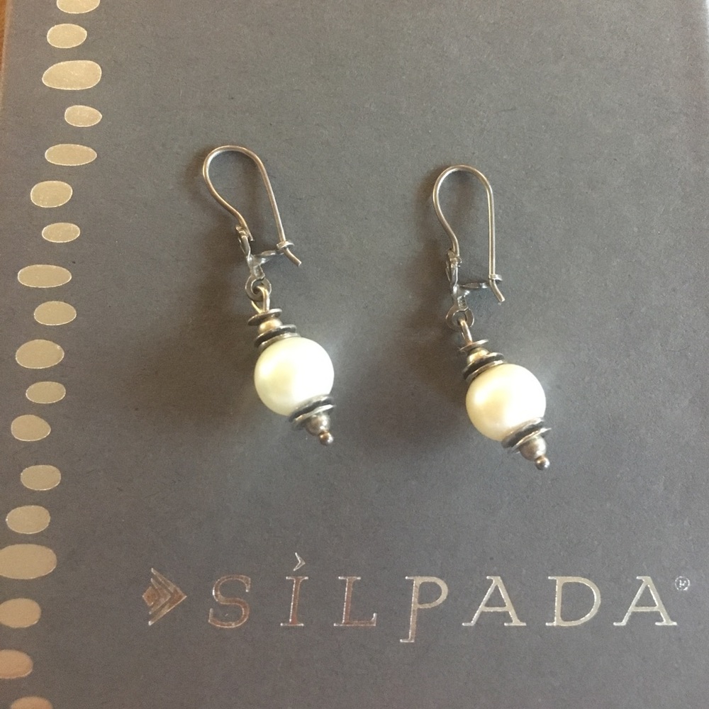 Silpada pearl earrings