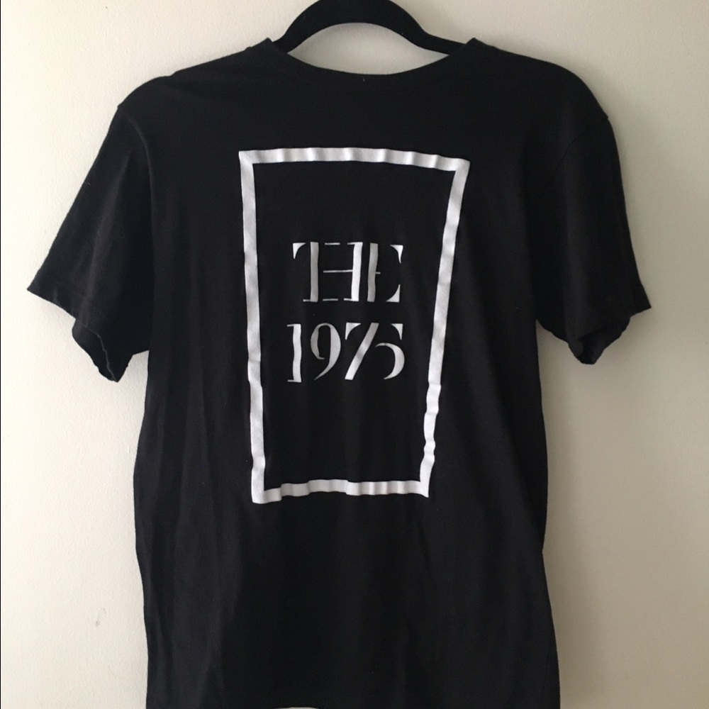 THE 1975 TEE. BLACK WITH LOGO.