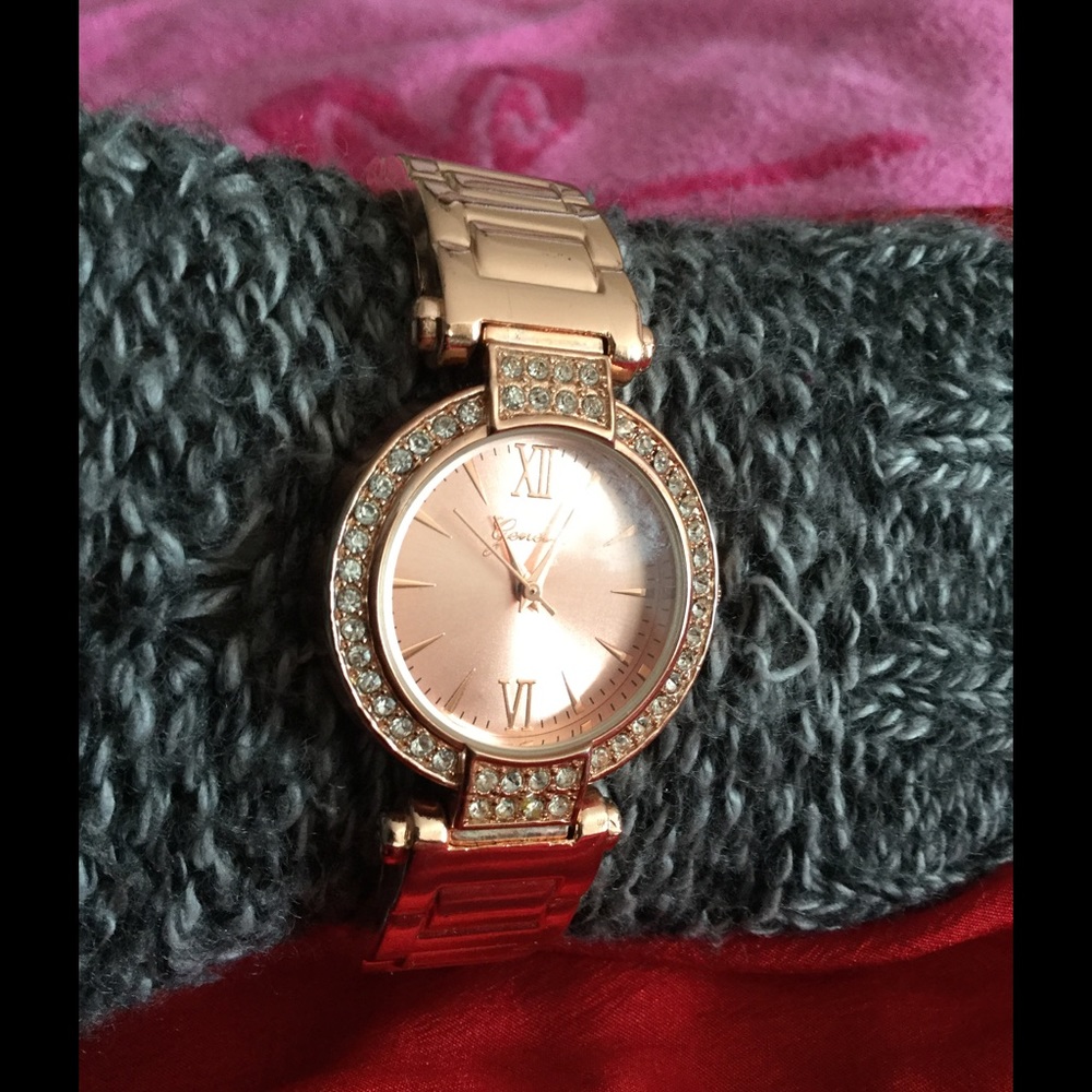 Beautiful rose gold jeweled watch NWOT