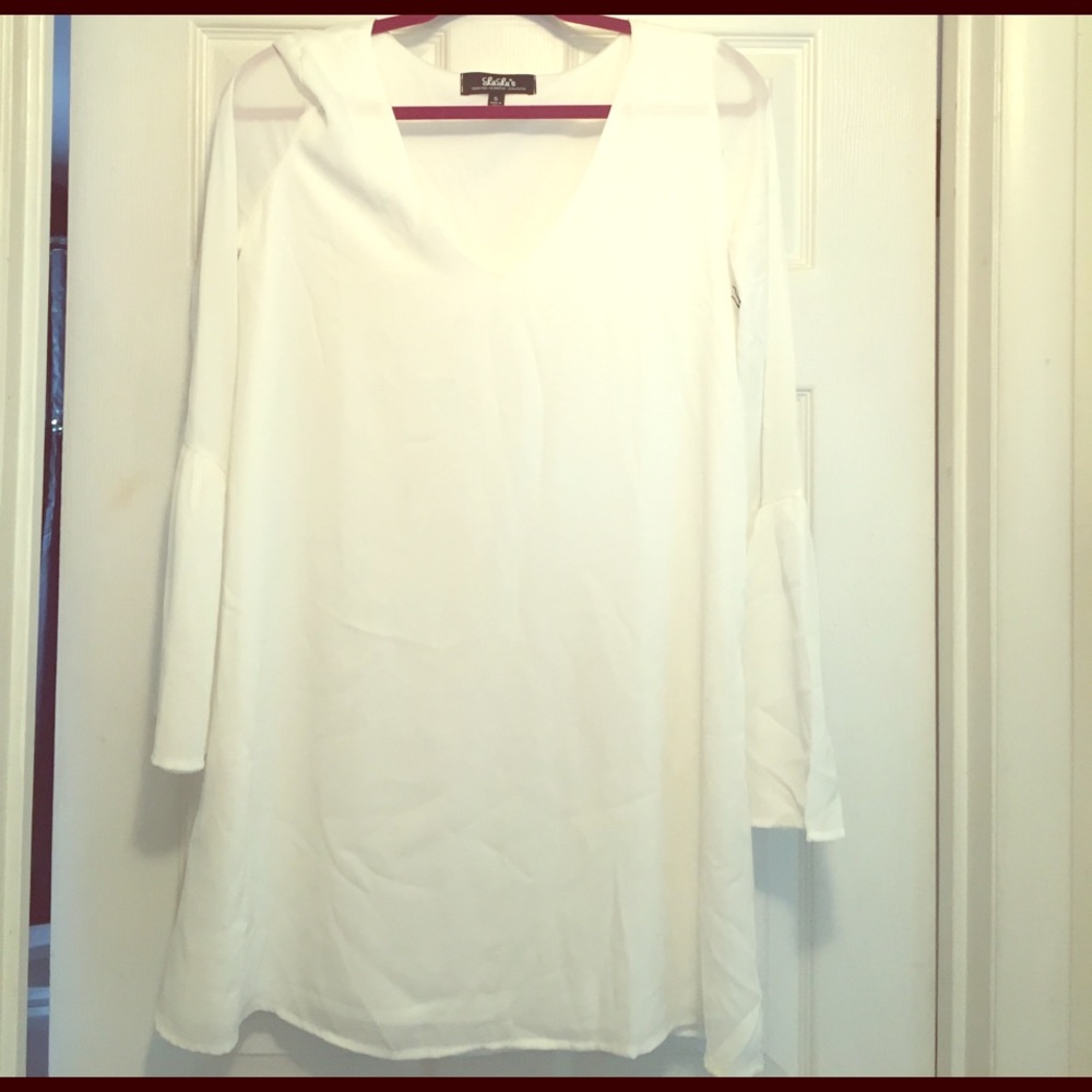 White Dress, never worn!
