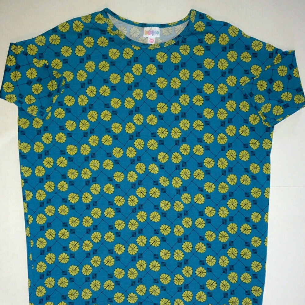 NWOT XXS LuLaRoe Irma Shirt