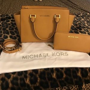 Michael Kors Tote & Matching Wallet